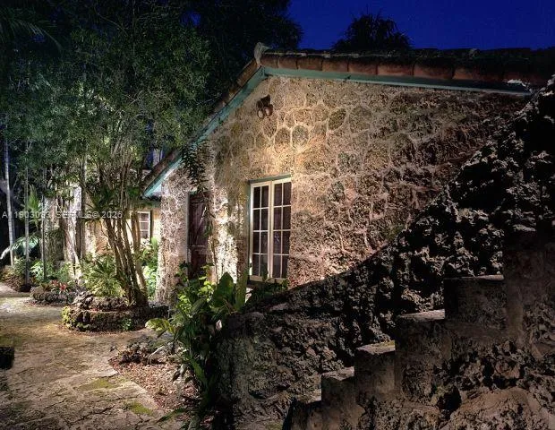 7 bedroom 7 bath for sale at 1301 Milan Ave, Coral Gables FL 33134