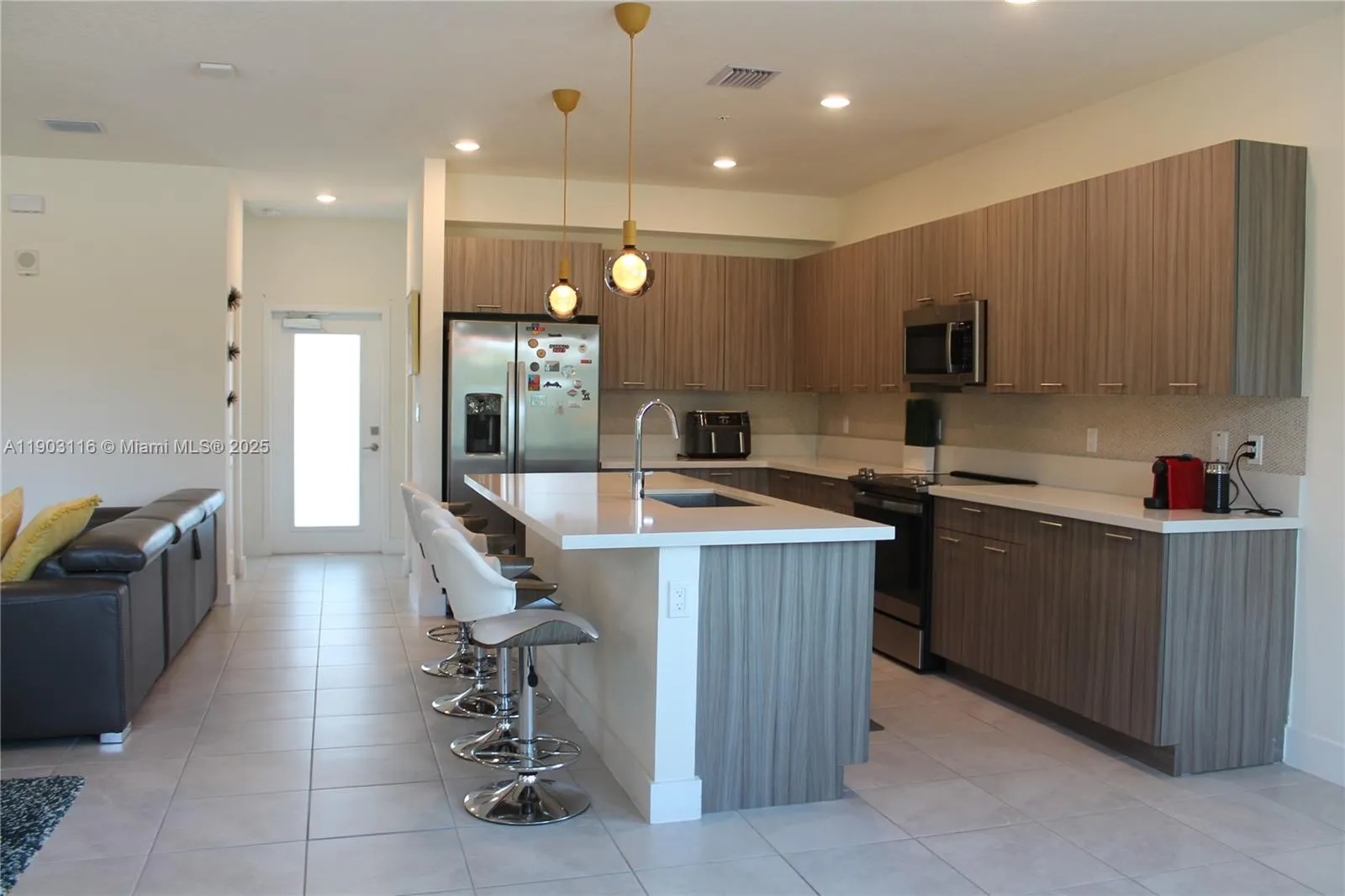 8265 NW 41 ST # 110, Doral FL 33166