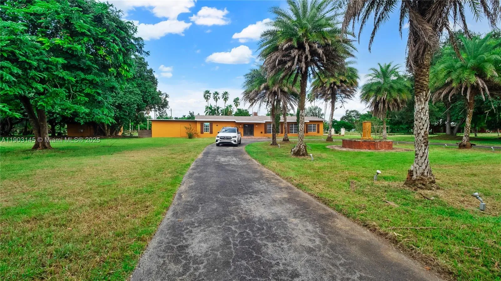 5 bedroom 4 bath for sale at 16255 SW 216th St, Miami FL 33170