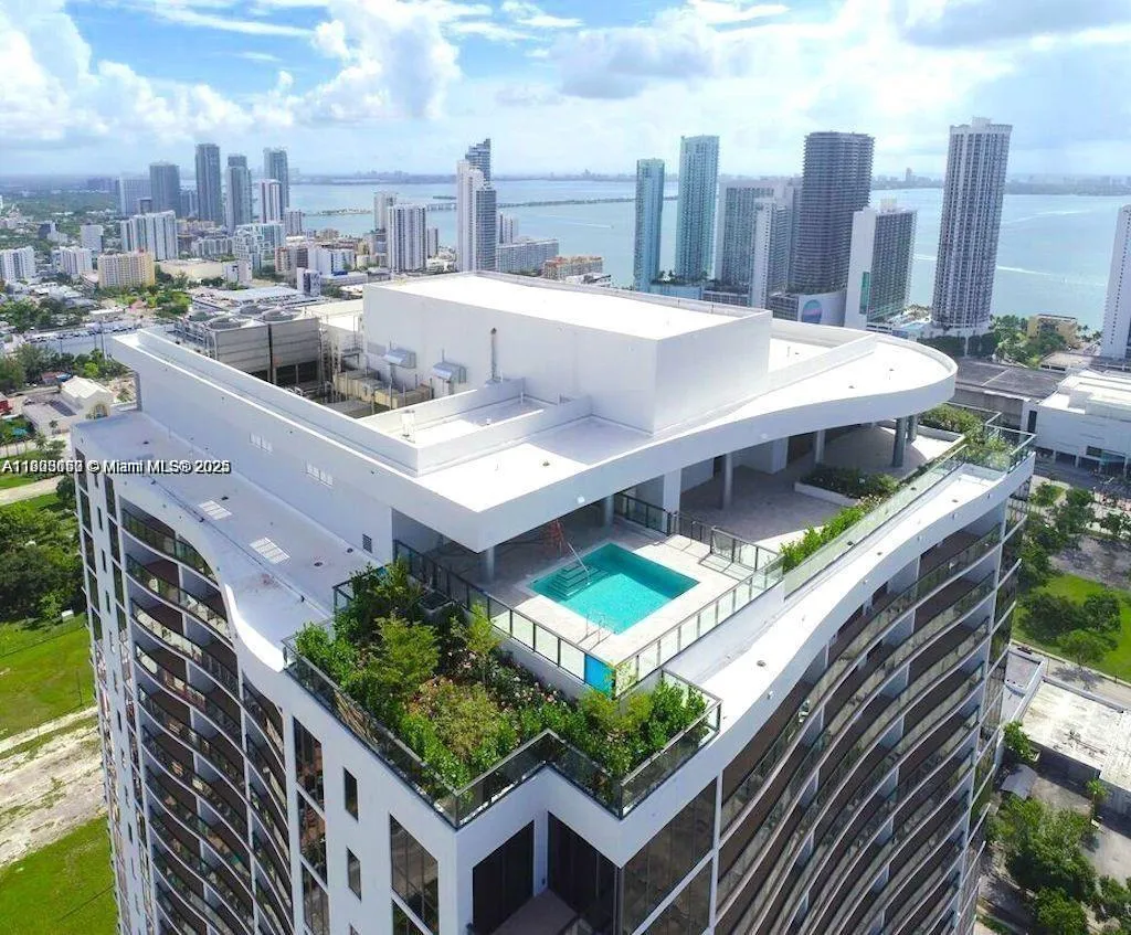 1 bedroom 1 bath for sale at 1600 NE 1st Ave # 1611, Miami FL 33132