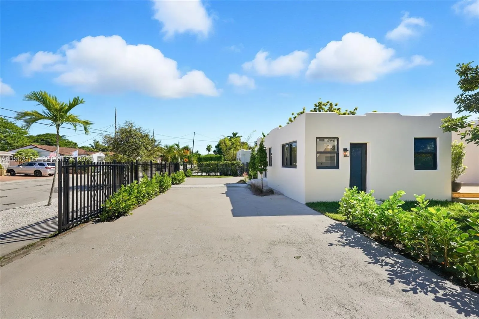 2544 SW 19th St, Miami FL 33145