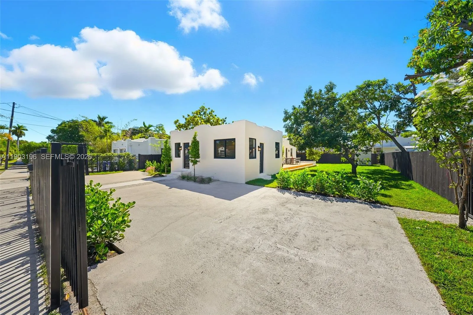 2544 SW 19th St, Miami FL 33145