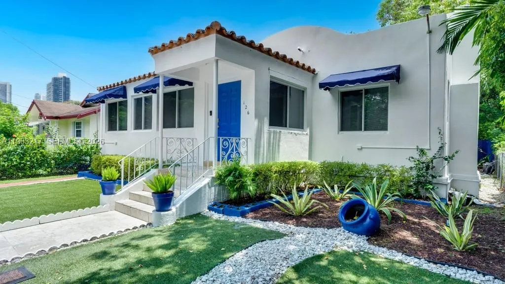 126 NW 33rd St, Miami FL 33127
