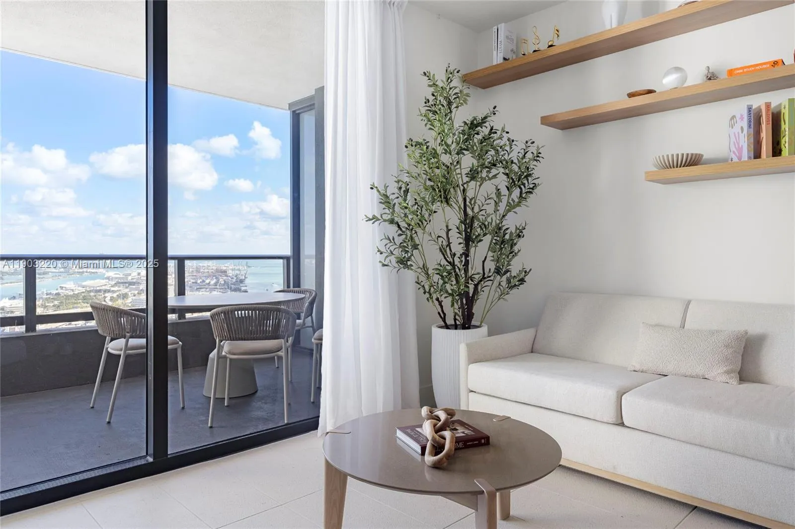 3 bedroom 3 bath for sale at 159 NE 6th St # 3615, Miami FL 33132