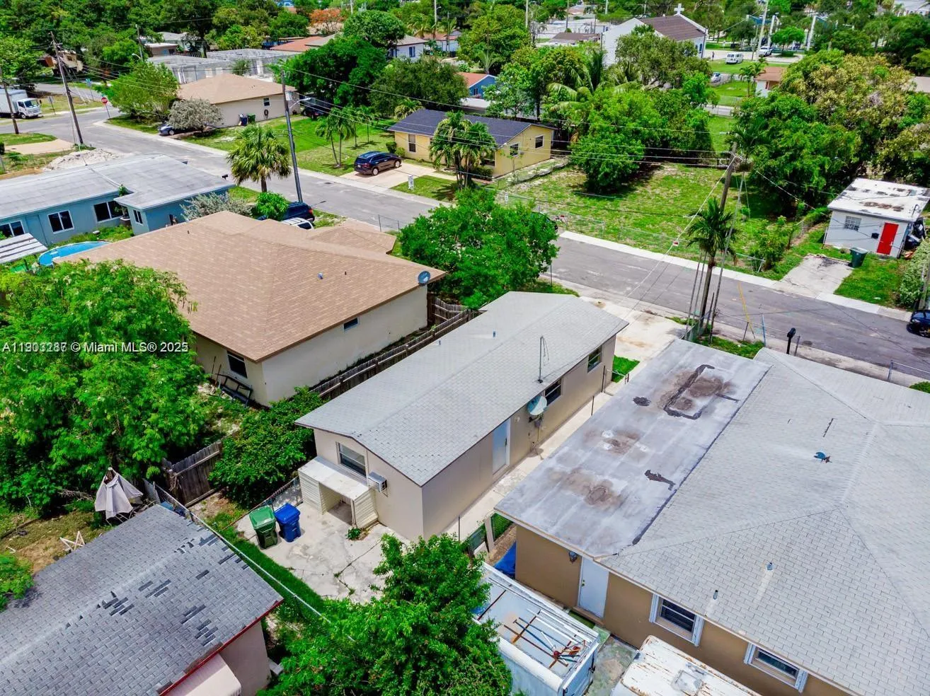 805 NW 3rd Ter # 1, Hallandale Beach FL 33009