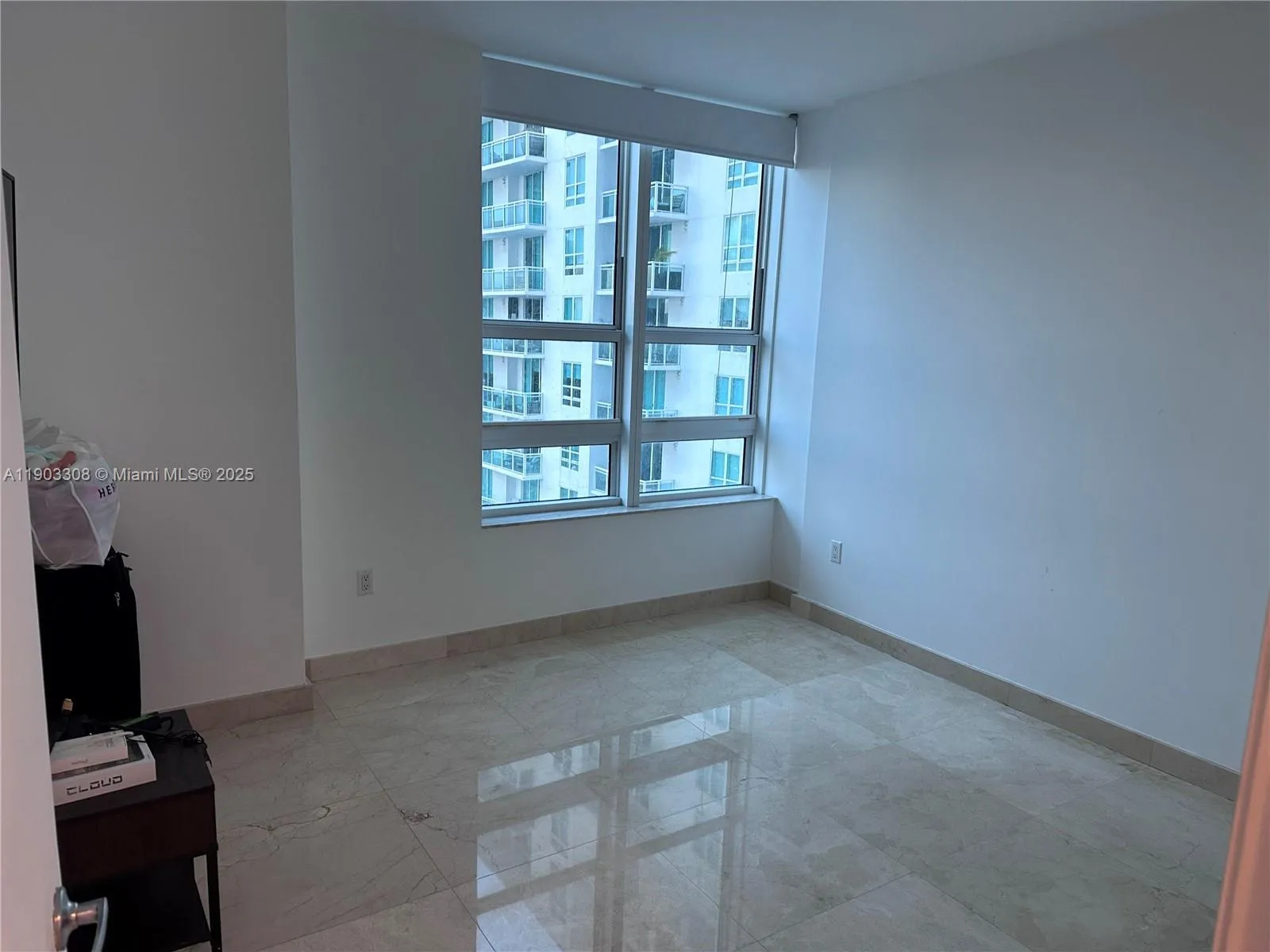 950 Brickell Bay Dr # 3505, Miami FL 33131