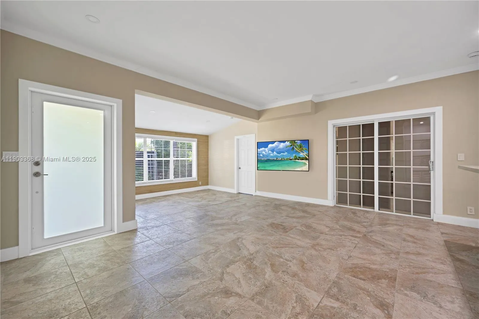 818 NE 3rd St, Hallandale Beach FL 33009