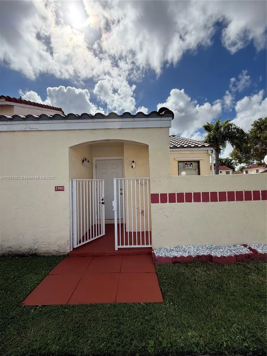 2 bedroom 2 bath for sale at 2901 San Remo Cir, Homestead FL 33035