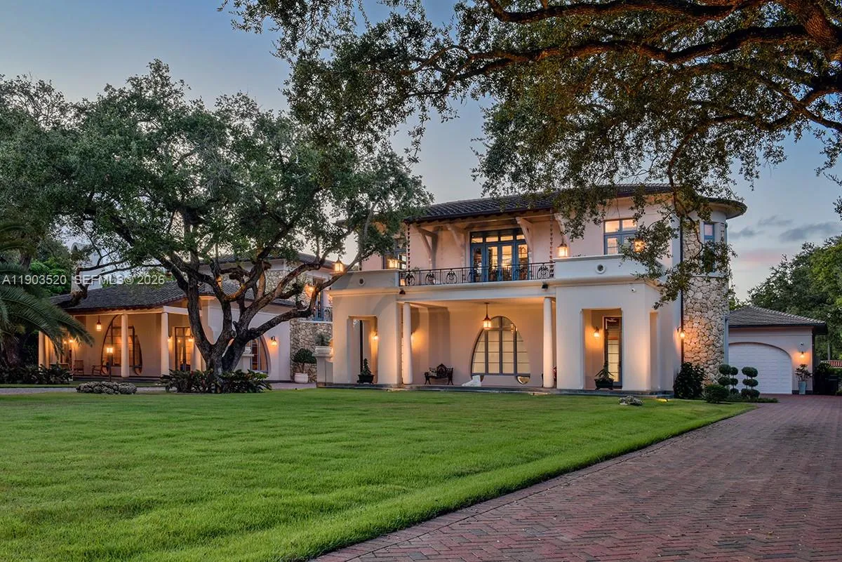 8 bedroom 7 bath for sale at 5771 SW 94th St, Pinecrest FL 33156