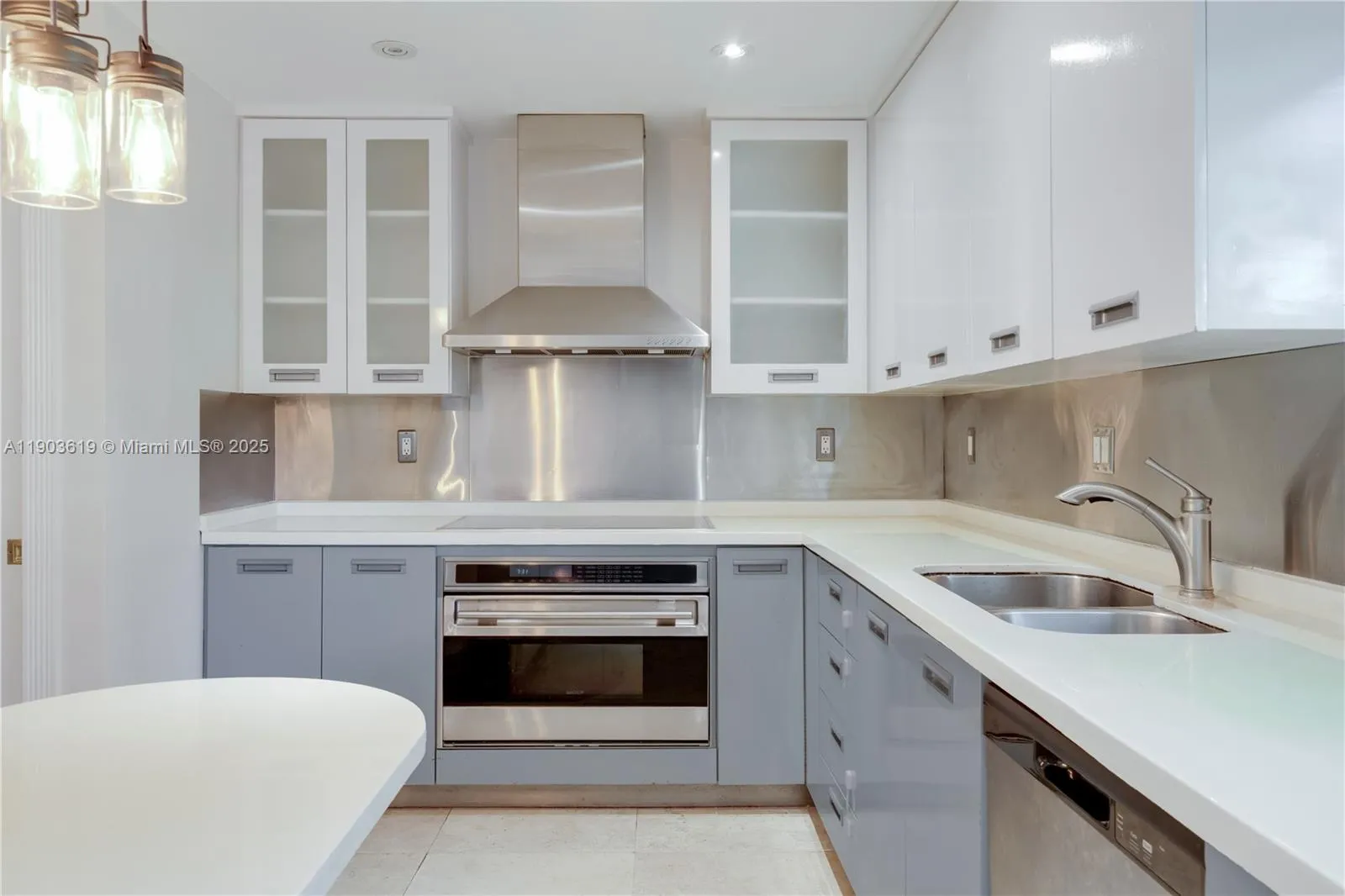 5 bedroom 5 bath for sale at 525 Ridgewood Rd, Key Biscayne FL 33149