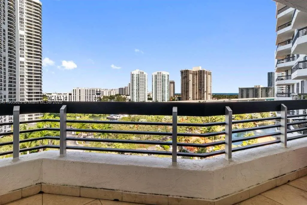 3600 Mystic Pointe Dr # 1209, Aventura FL 33180