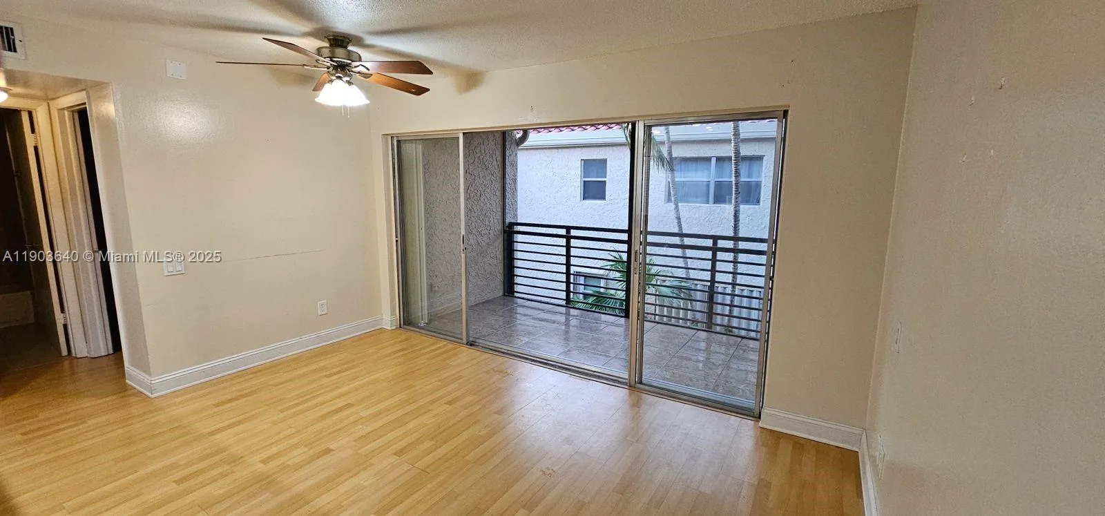 2 bedroom 2 bath for sale at 5352 NE 6th Ave # G9, Oakland Park FL 33334