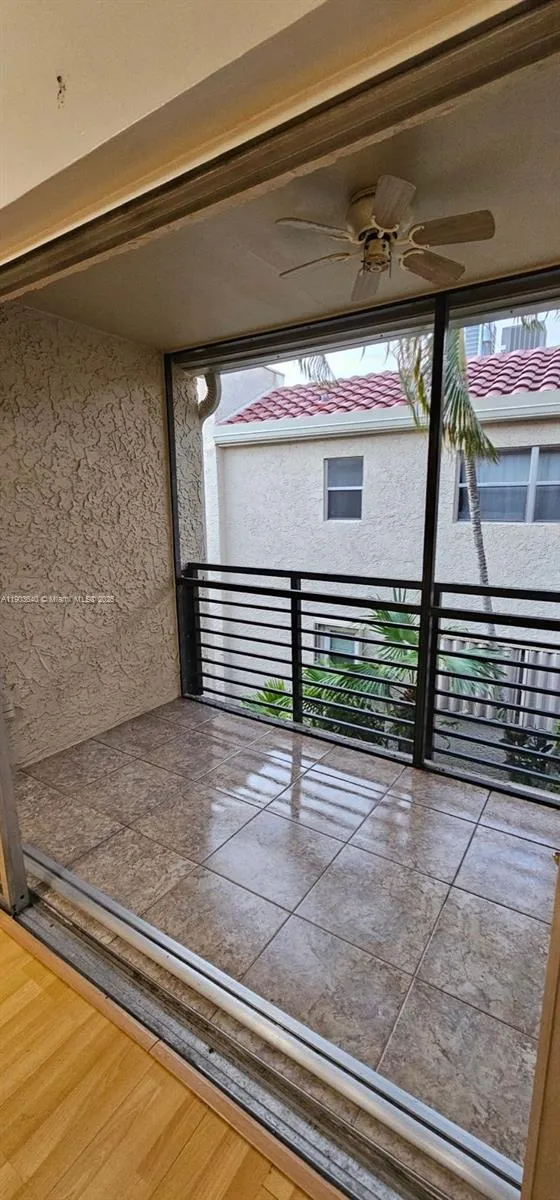 5352 NE 6th Ave # G9, Oakland Park FL 33334