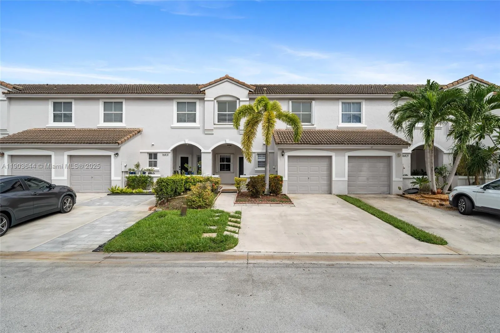 3 bedroom 2 bath for sale at 16829 SW 1st Mnr, Pembroke Pines FL 33027
