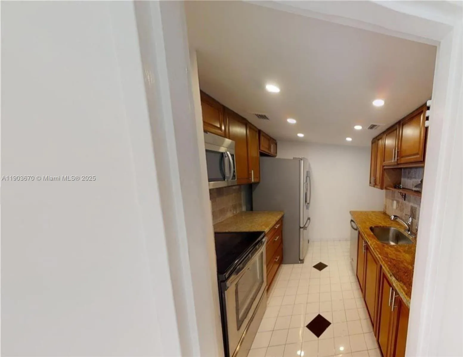 900 Bay Dr # 209, Miami Beach FL 33141