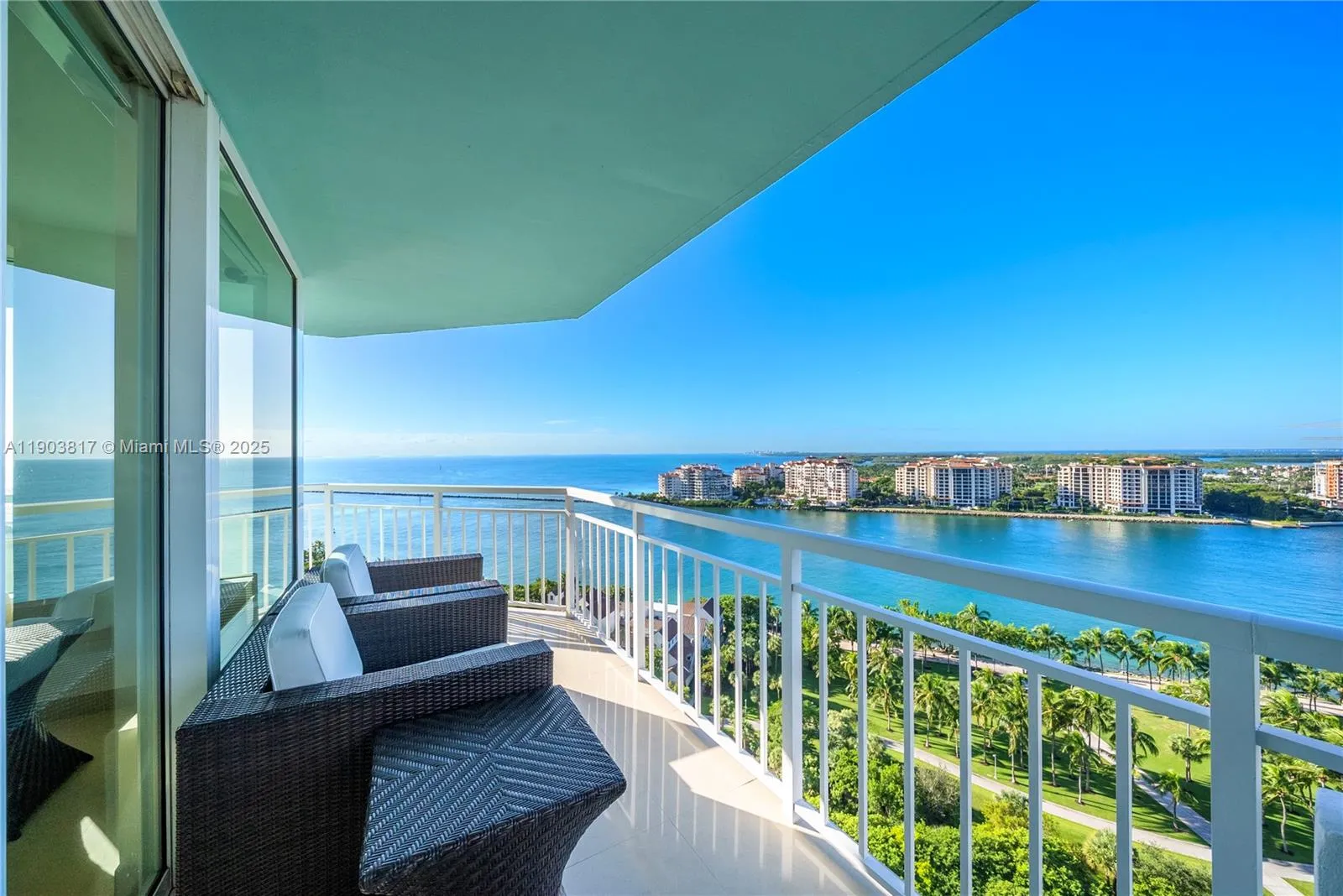 400 S Pointe Dr, Miami Beach FL 33139