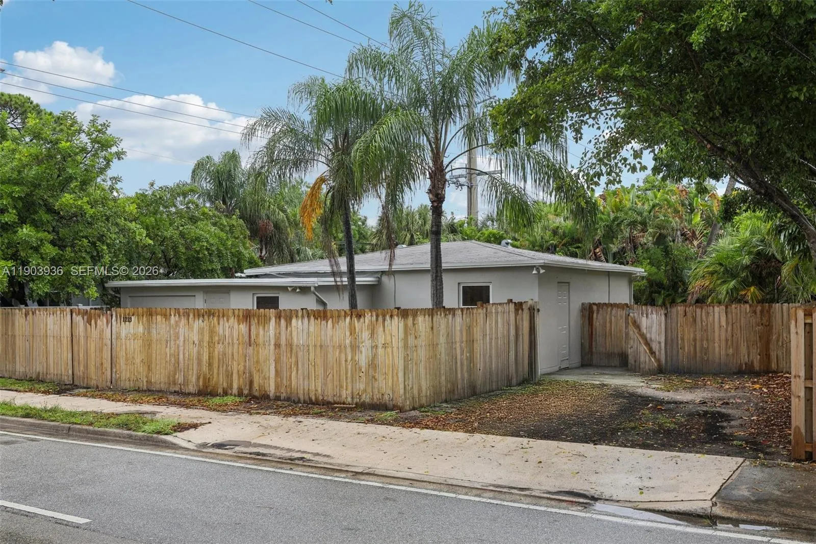 1213 NE 13th St, Fort Lauderdale FL 33304