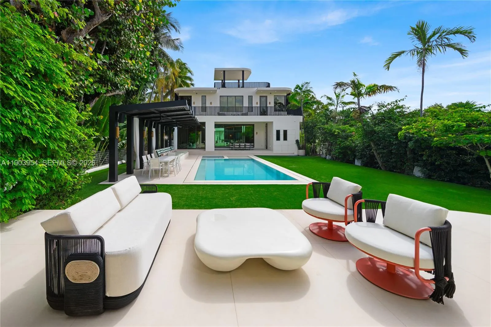 2053 N Bay Rd, Miami Beach FL 33140