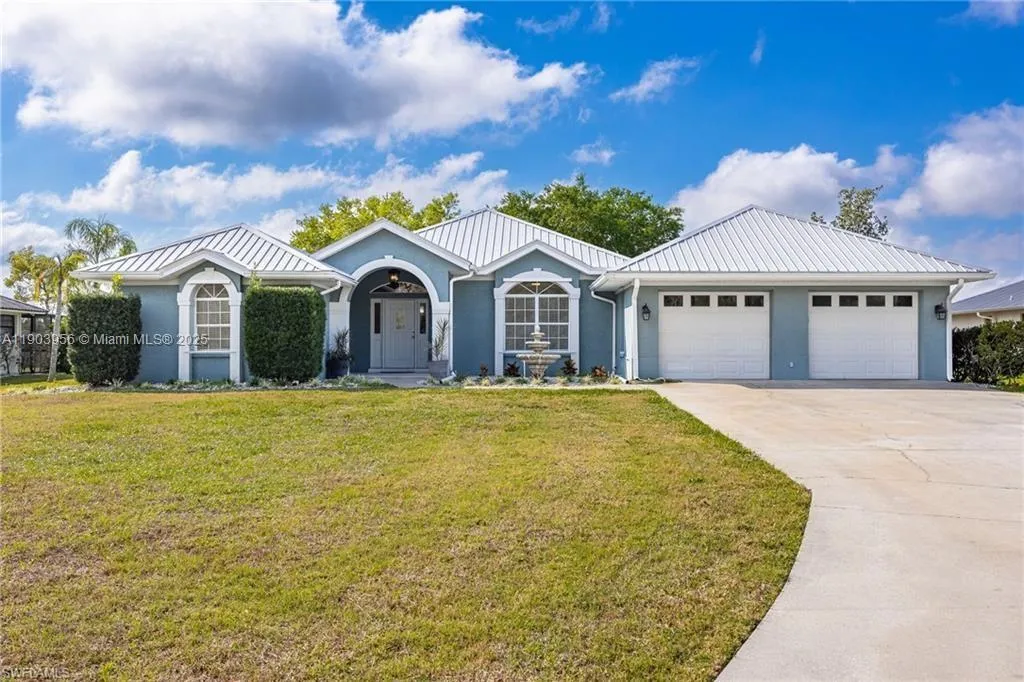 1261 Riverbend Dr, La Belle FL 33935