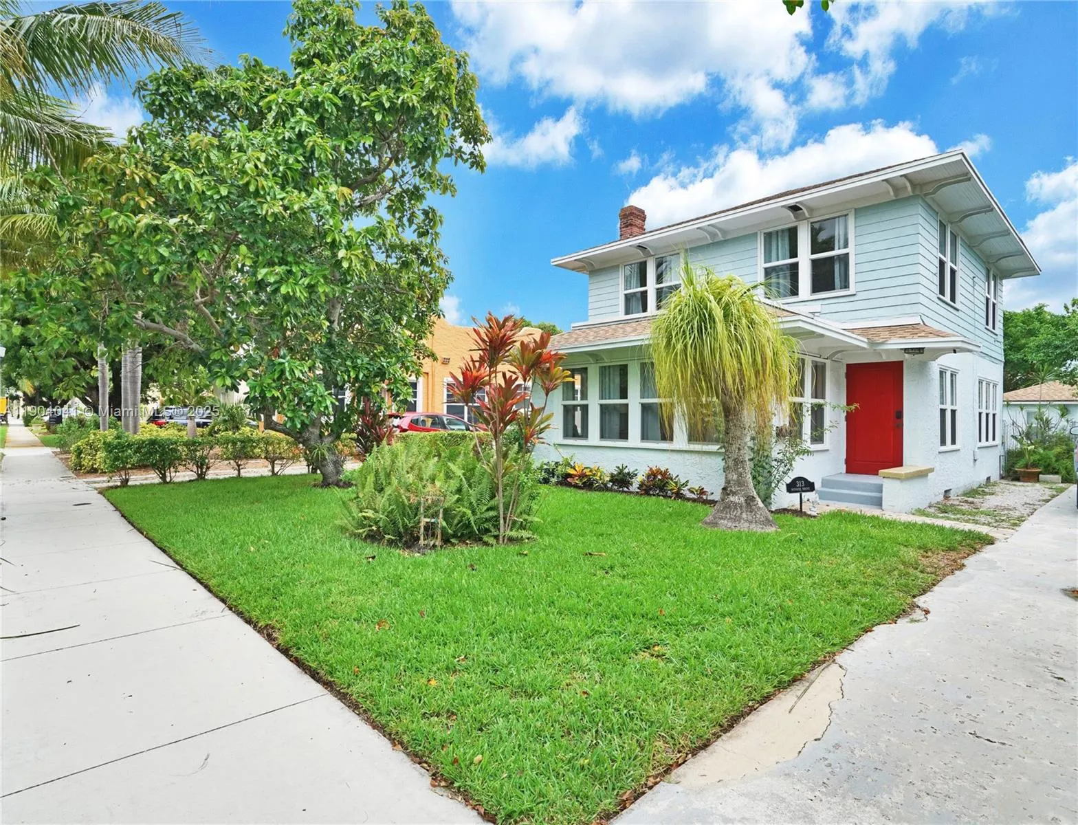 4 bedroom 2 bath for sale at 313 Monroe Dr, West Palm Beach FL 33405