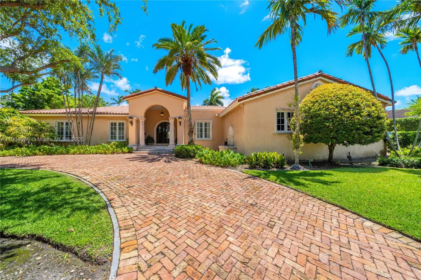 600 Marquesa Dr, Coral Gables FL 33156