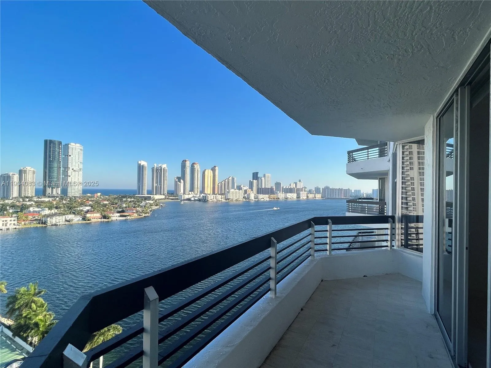 3600 Mystic Pointe Dr # 1717, Aventura FL 33180