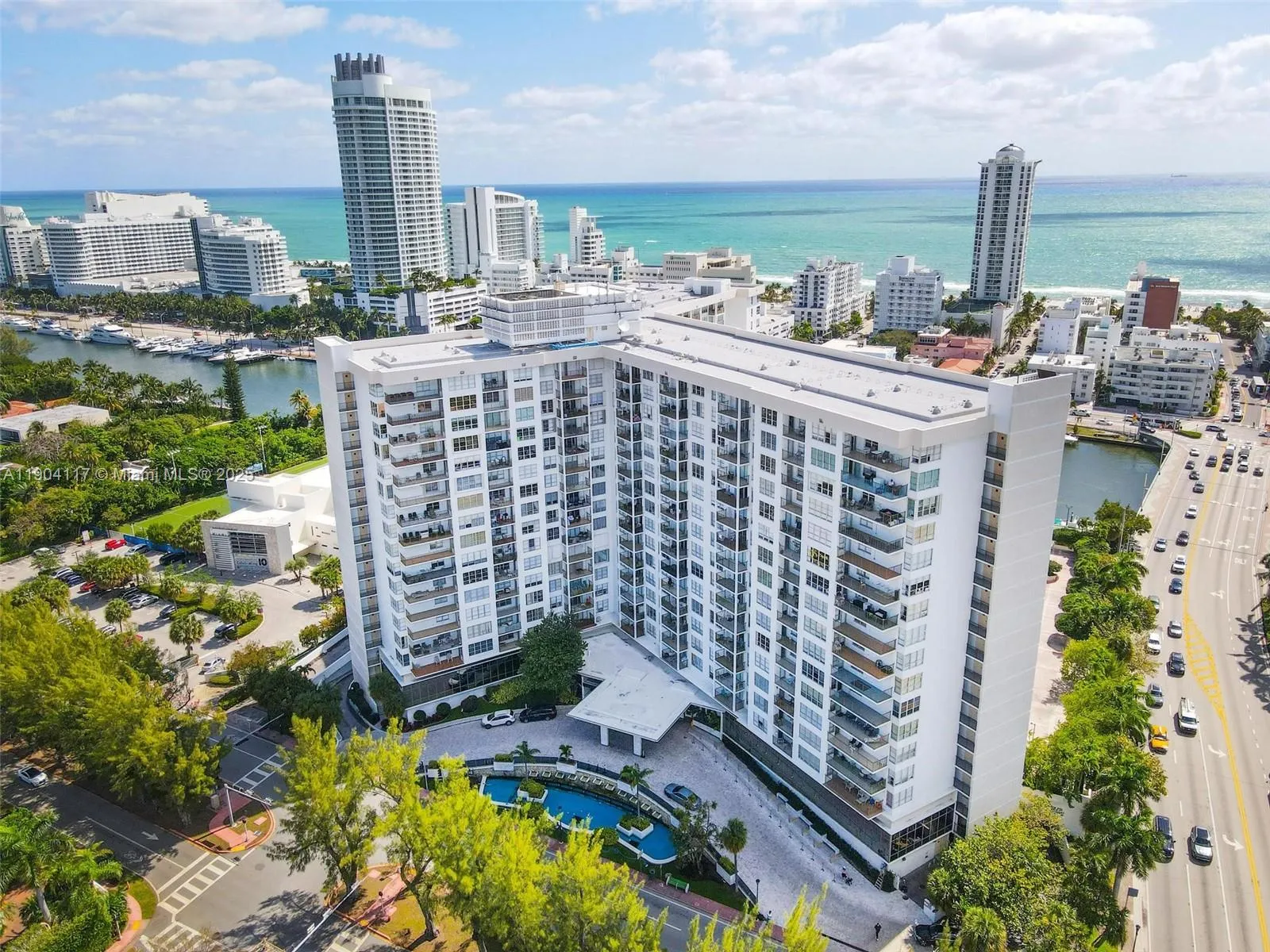 5 bedroom 4 bath for sale at 4101 Pine Tree Dr, Miami Beach FL 33140