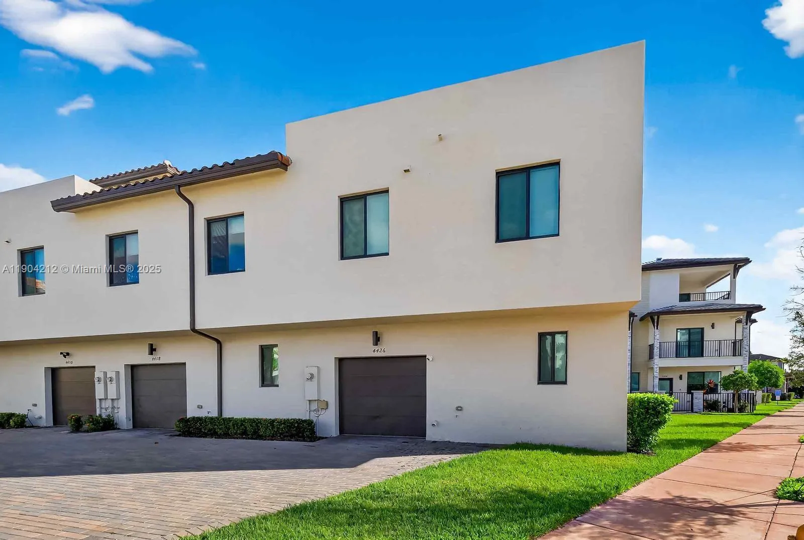 4426 NW 83rd Pkwy, Doral FL 33166