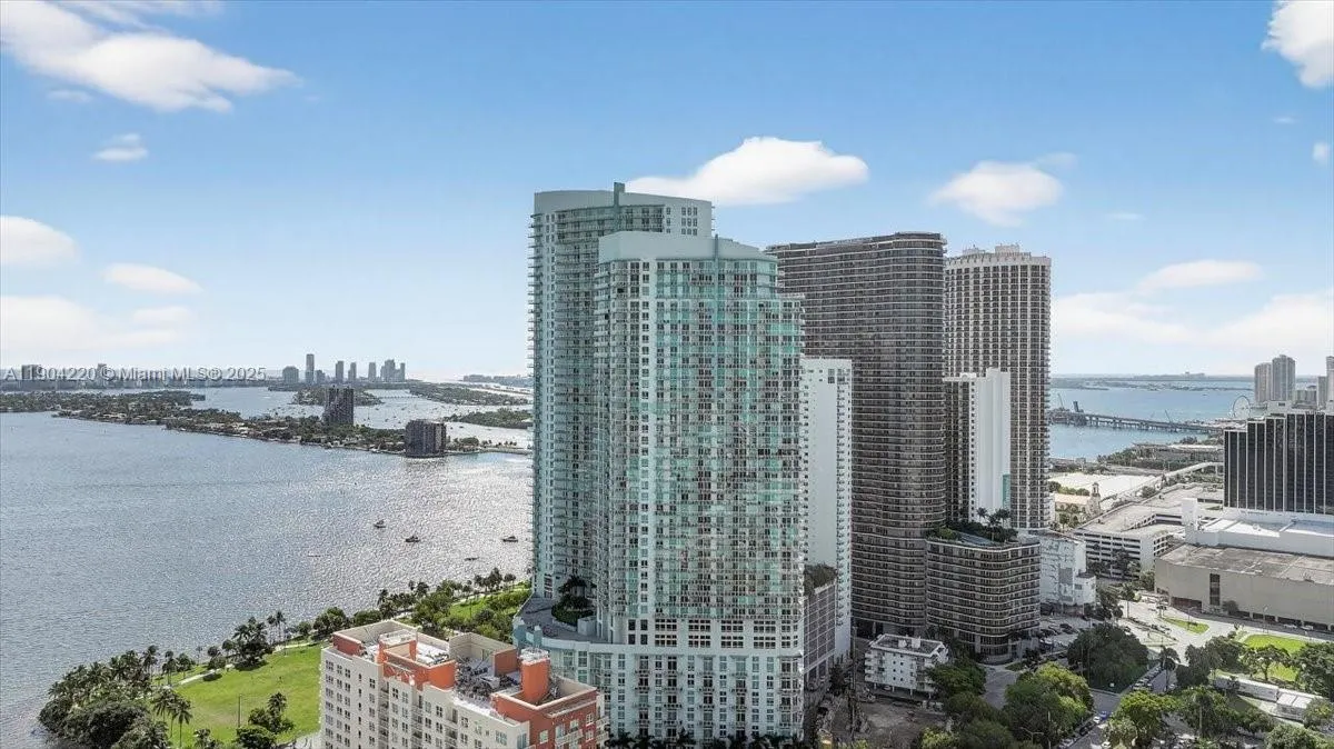 2 bedroom 2 bath for sale at 1900 N Bayshore Dr # 1518, Miami FL 33132