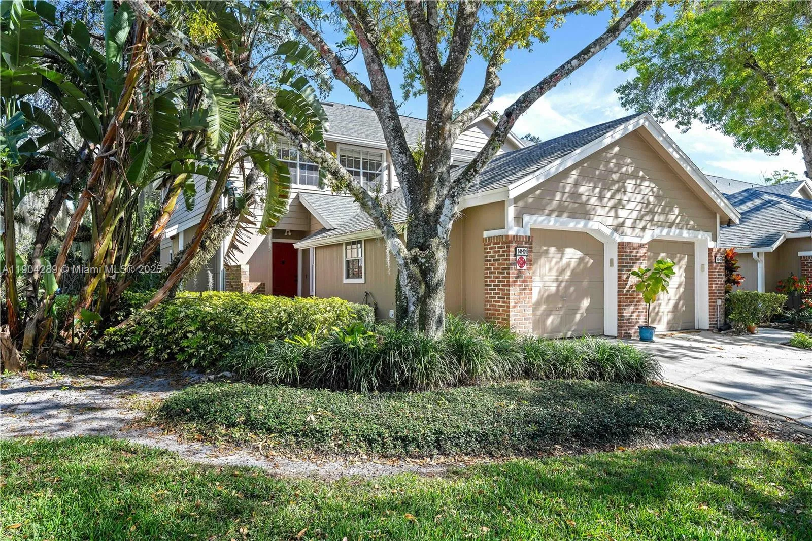 3 bedroom 2 bath for sale at 641 Maple Oak Circle # 101, Other City - In The State Of Florida FL 32701