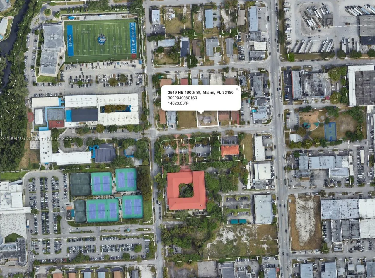 2549 NE 190th St, Miami FL 33180