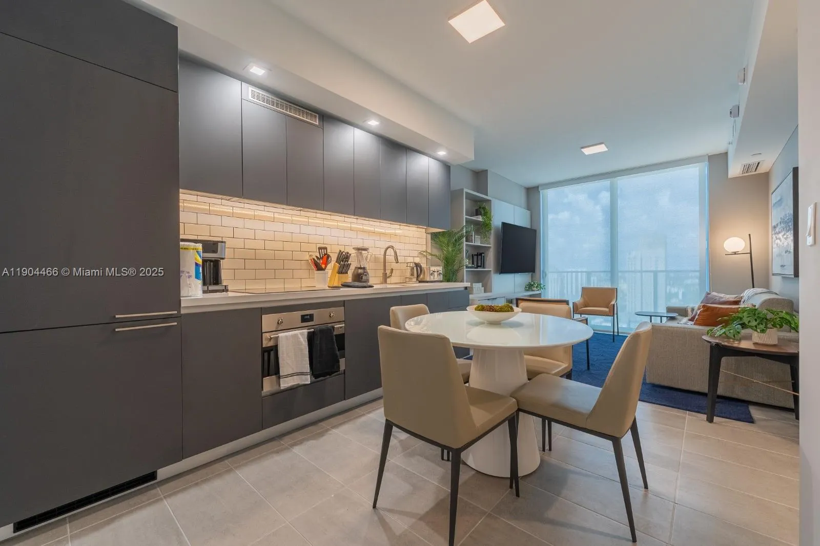 1 bedroom 1 bath for sale at 227 NE 2nd St # 3104, Miami FL 33132