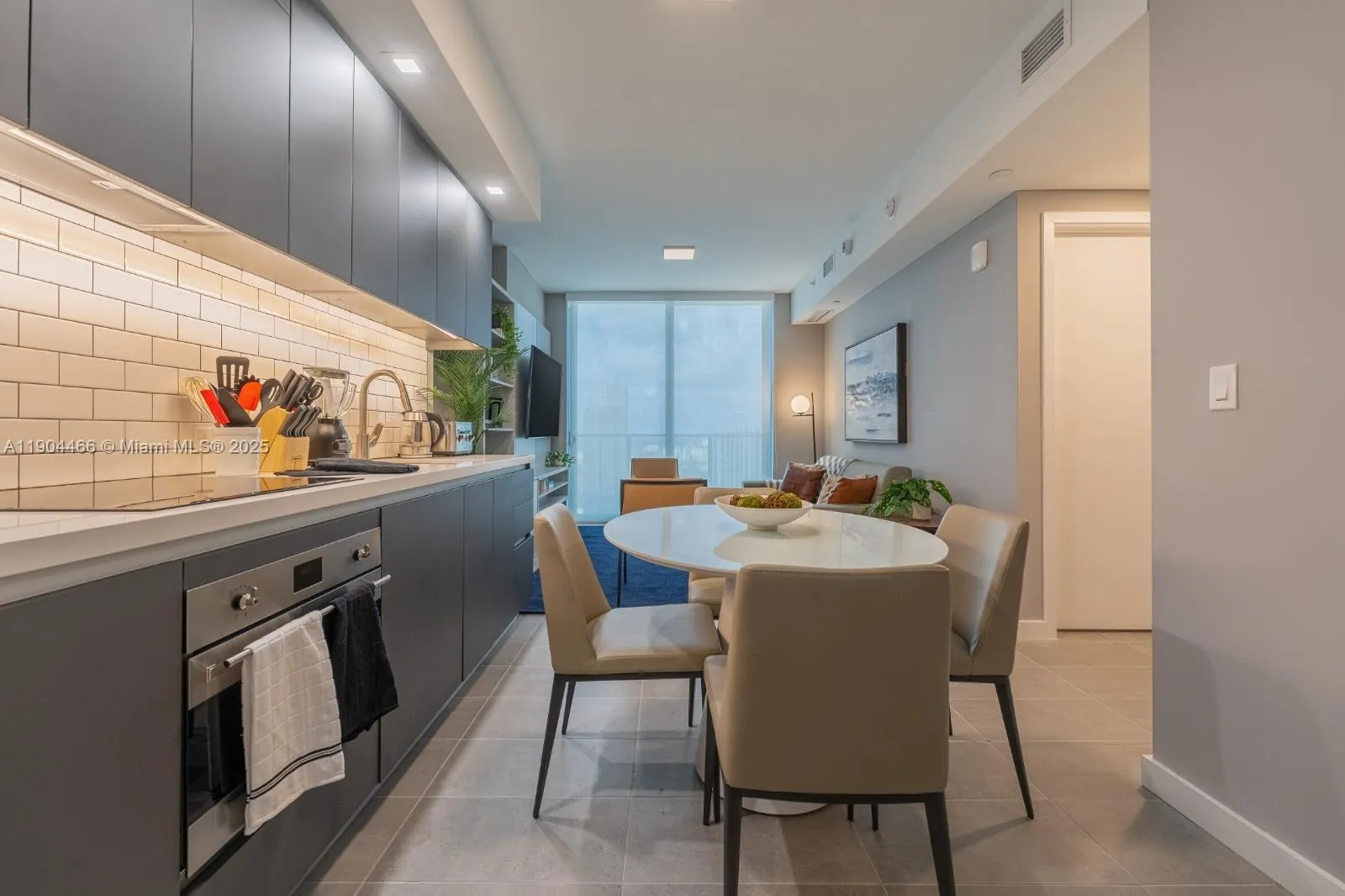 227 NE 2nd St # 3104, Miami FL 33132