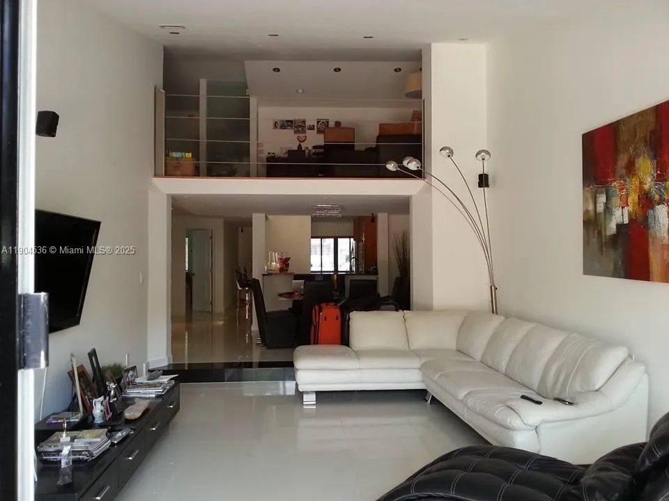 2 bedroom 2 bath for sale at 546 NE 199th Ln # 4W, Miami FL 33179