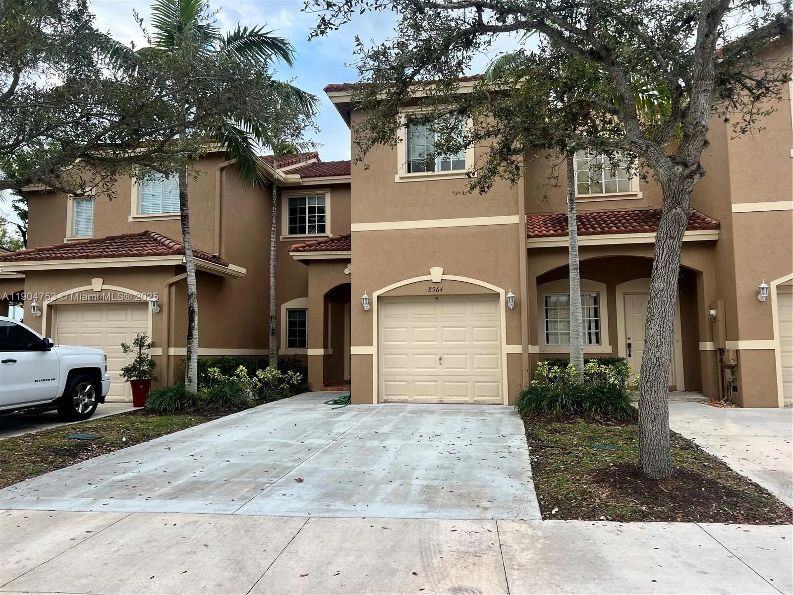 3 bedroom 2 bath for sale at 8564 SW 214th Way, Cutler Bay FL 33189