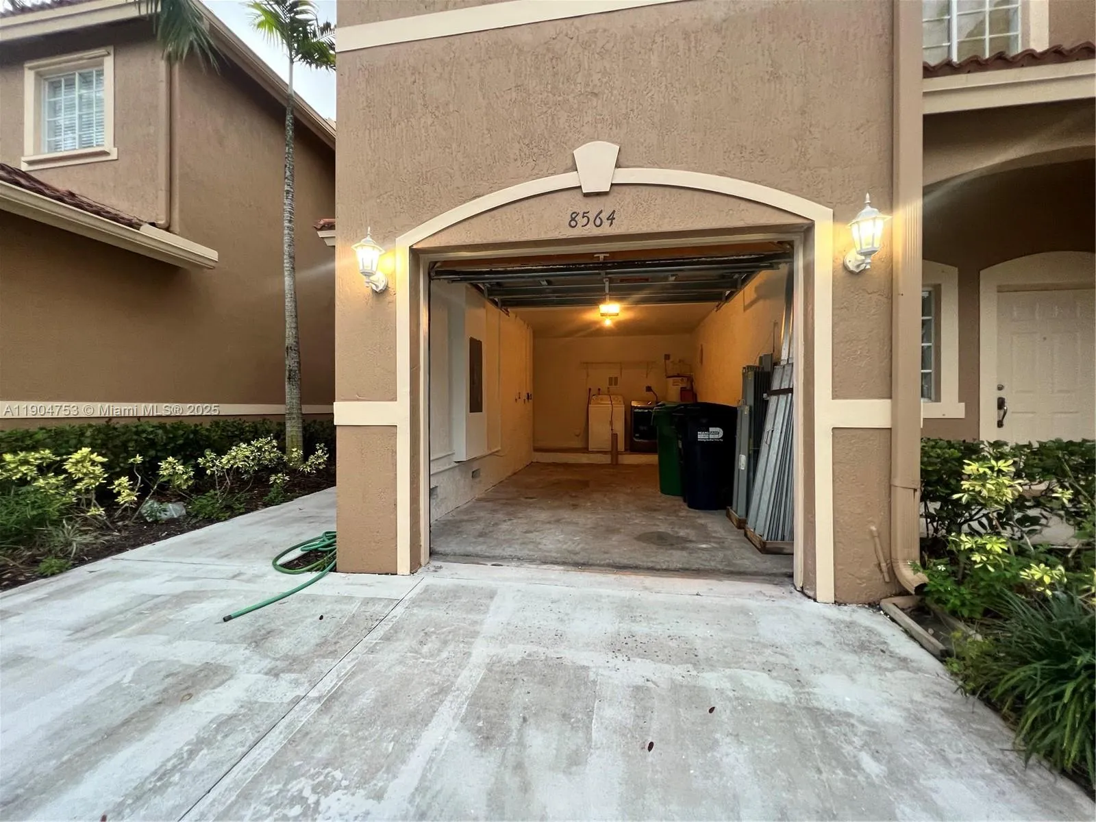 8564 SW 214th Way, Cutler Bay FL 33189
