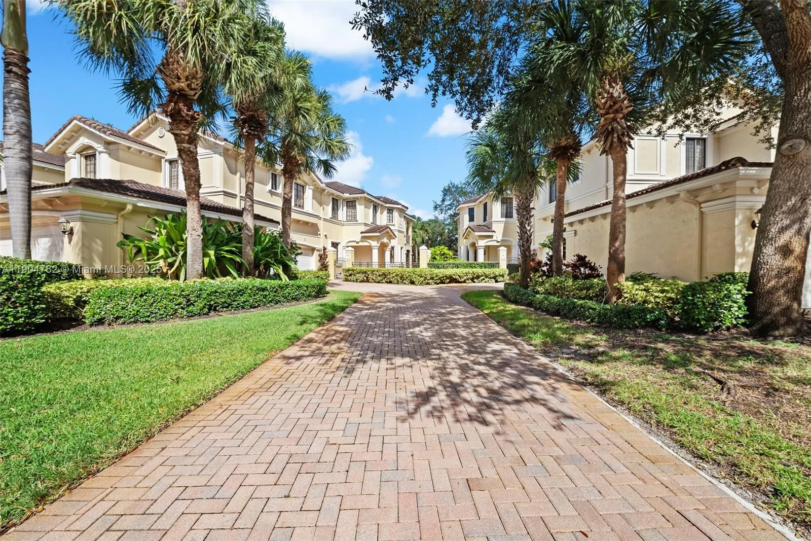 1634 Passion Vine Cir # 2, Weston FL 33326