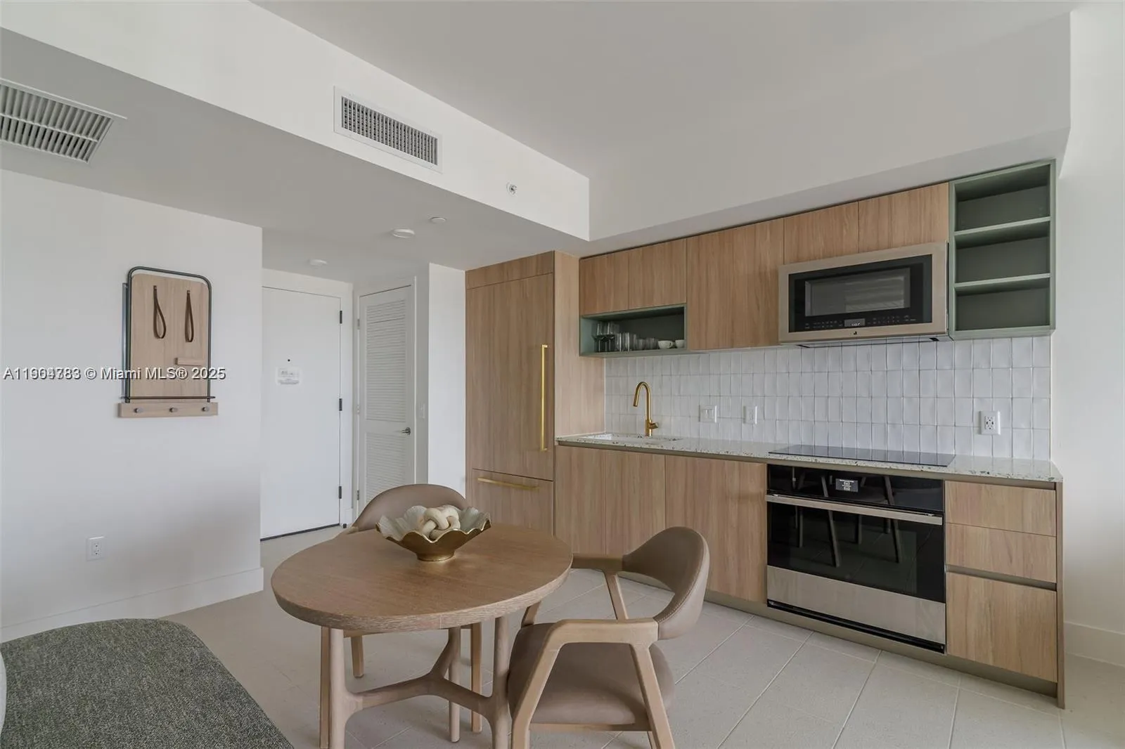 1 bedroom 1 bath for sale at 159 NE 6th St # 3404, Miami FL 33132
