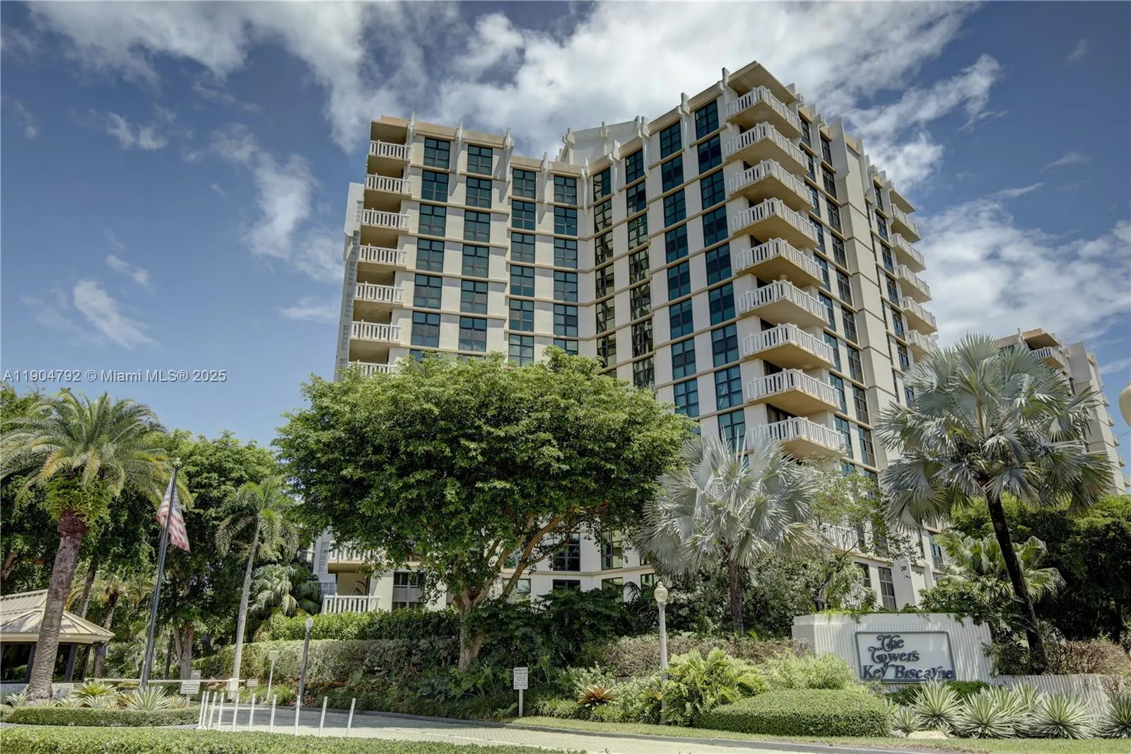 3 bedroom 2 bath for rent at 1121 Crandon Blvd # D608, Key Biscayne FL 33149