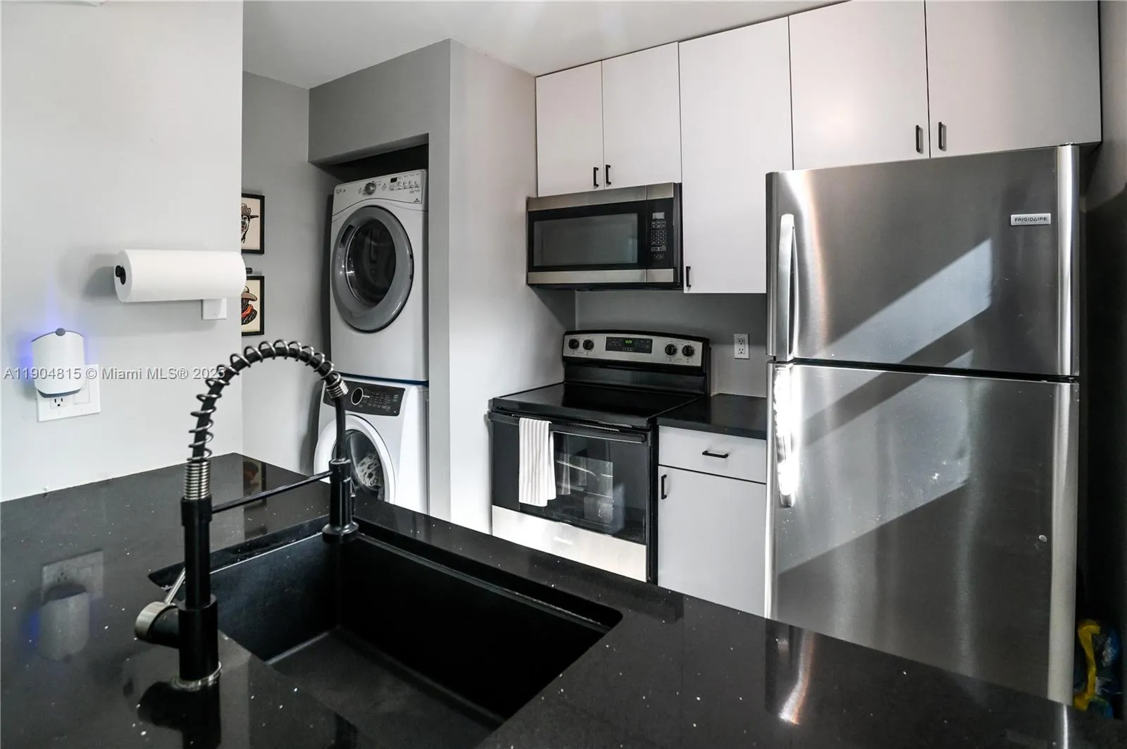 2 bedroom 2 bath for sale at 8185 SW 24th St, Davie FL 33324