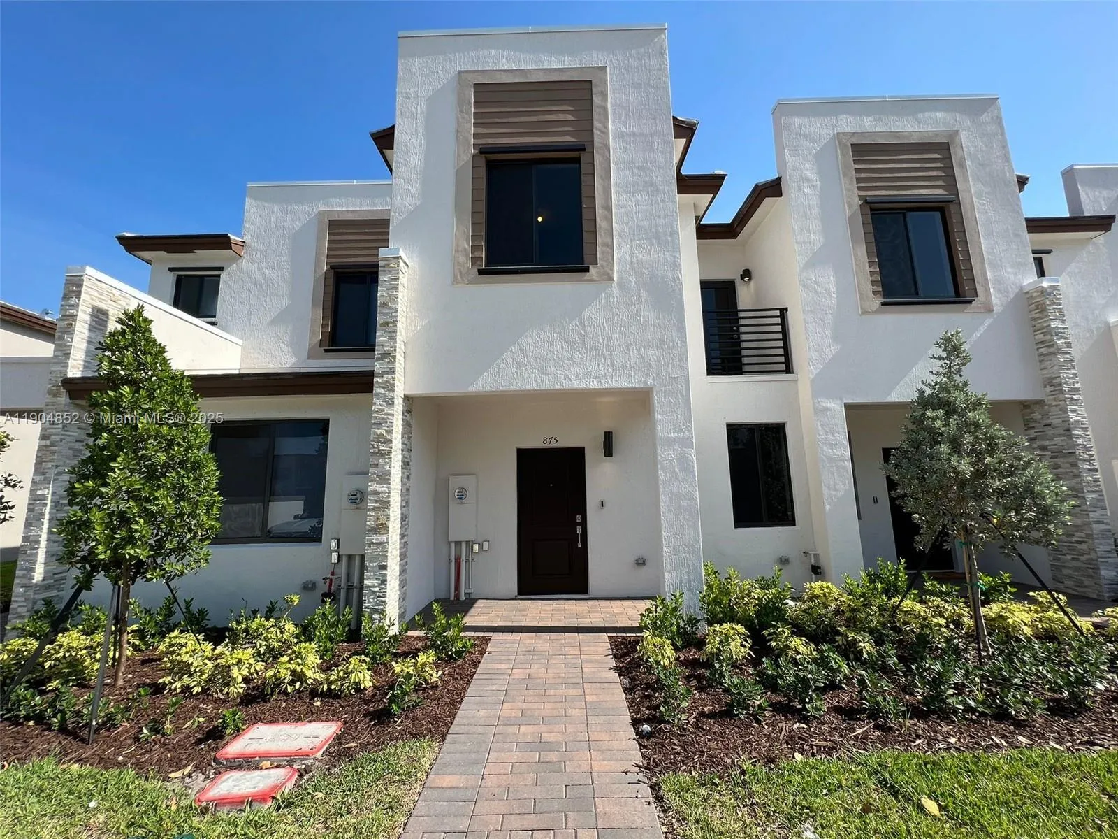 3 bedroom 2 bath for sale at 875 NE 211TH ST # 0, Miami FL 33179
