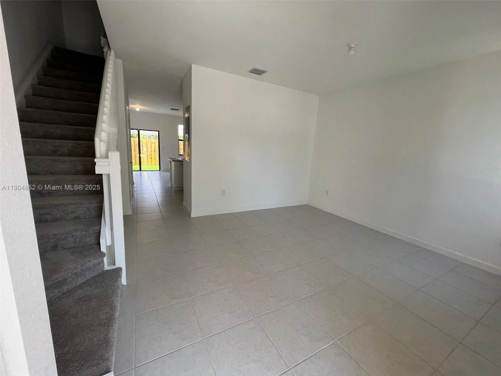 875 NE 211TH ST # 0, Miami FL 33179