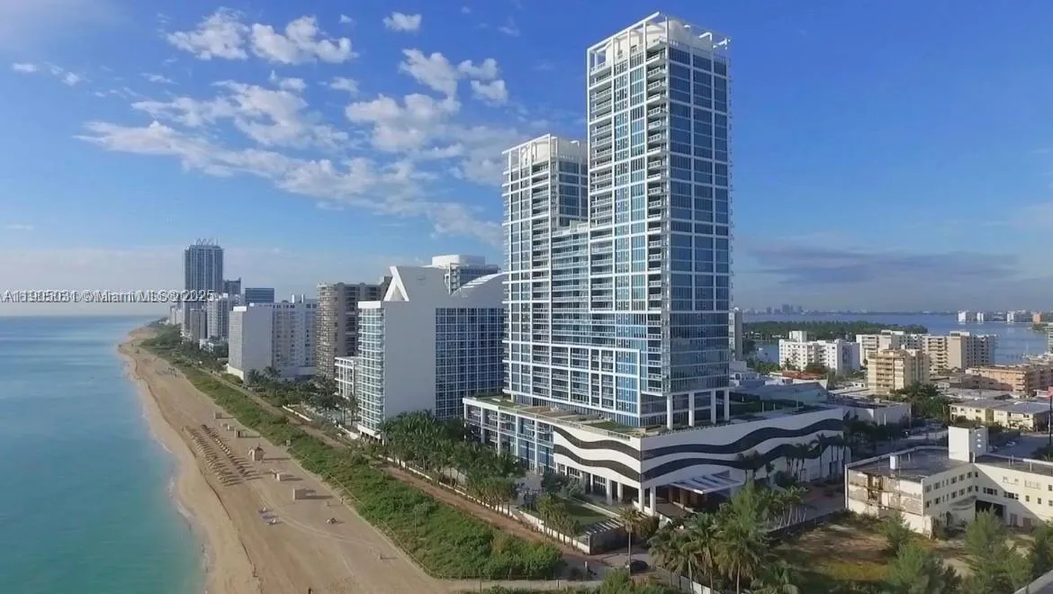 1 bedroom 1 bath for sale at 6899 Collins Ave # 1709, Miami Beach FL 33141