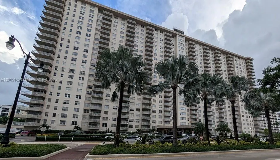 2 bedroom 2 bath for sale at 250 174th St # 317, Sunny Isles Beach FL 33160