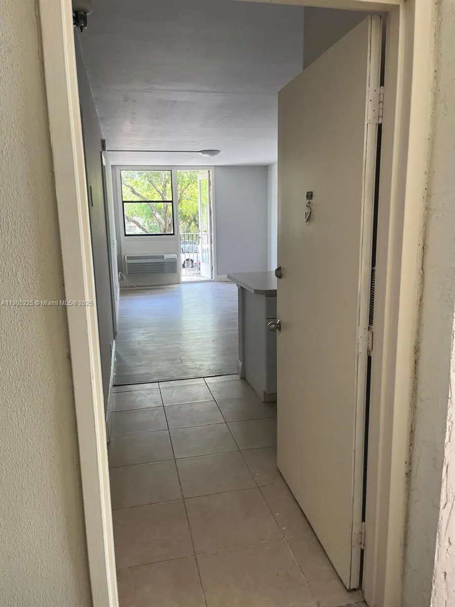 2701 Riverside Dr # B, Coral Springs FL 33065