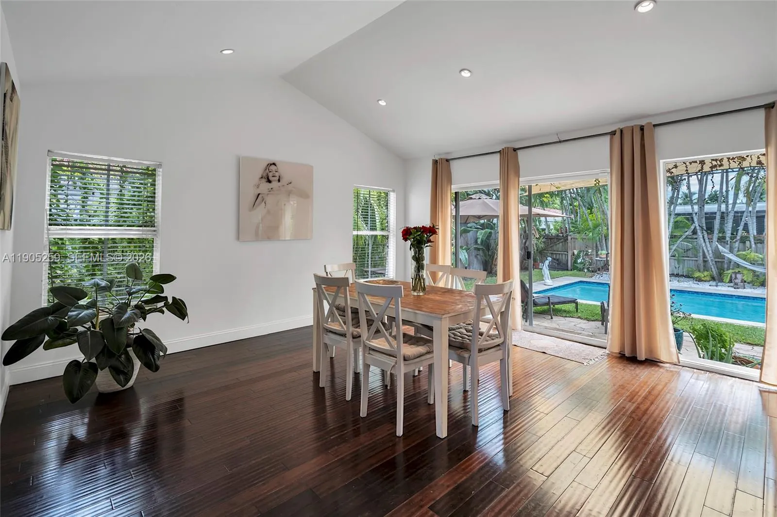 1368 Normandy Dr, Miami Beach FL 33141