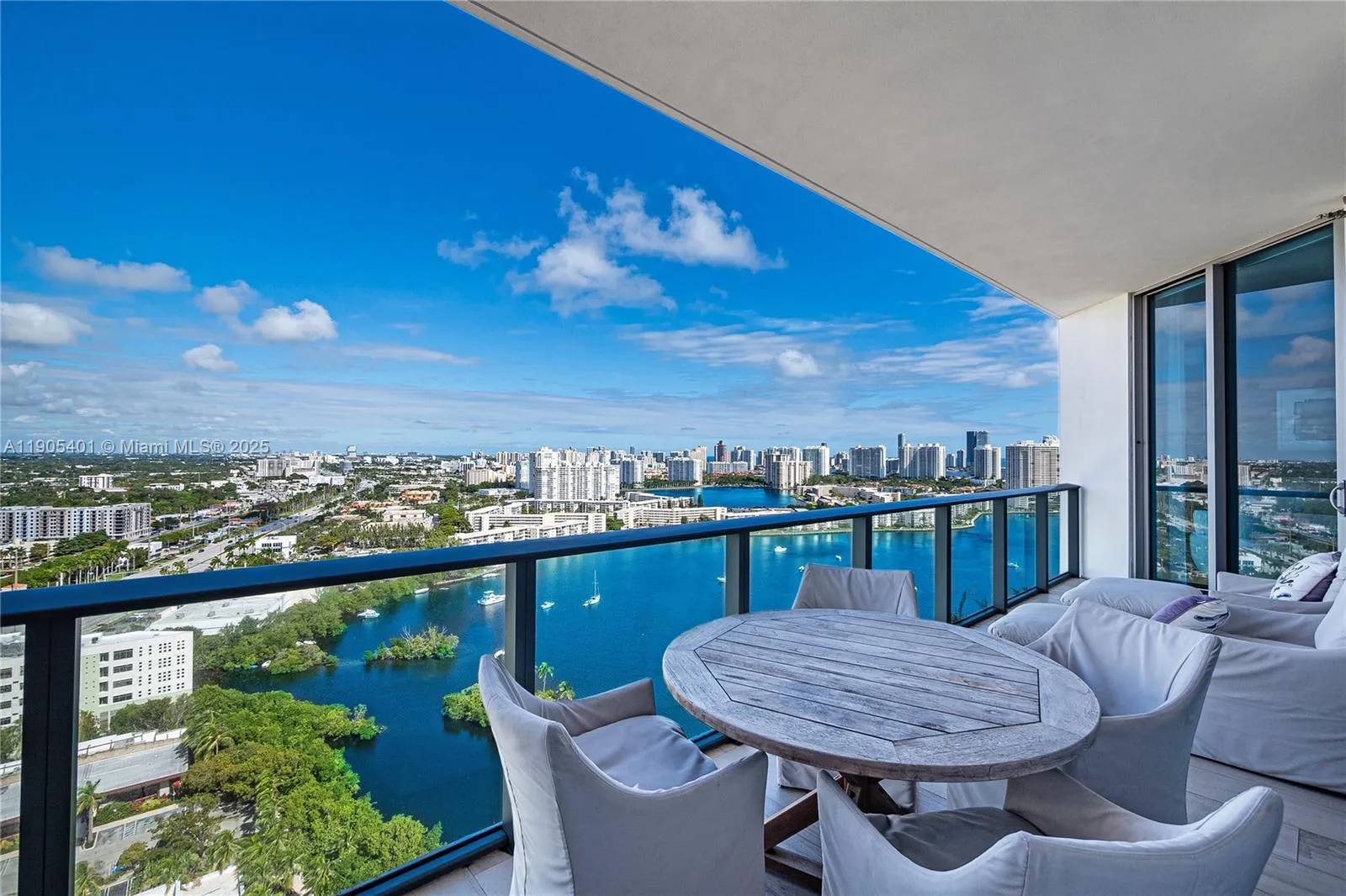 4 bedroom 4 bath for sale at 17301 BISCAYNE BLVD, North Miami Beach FL 33160