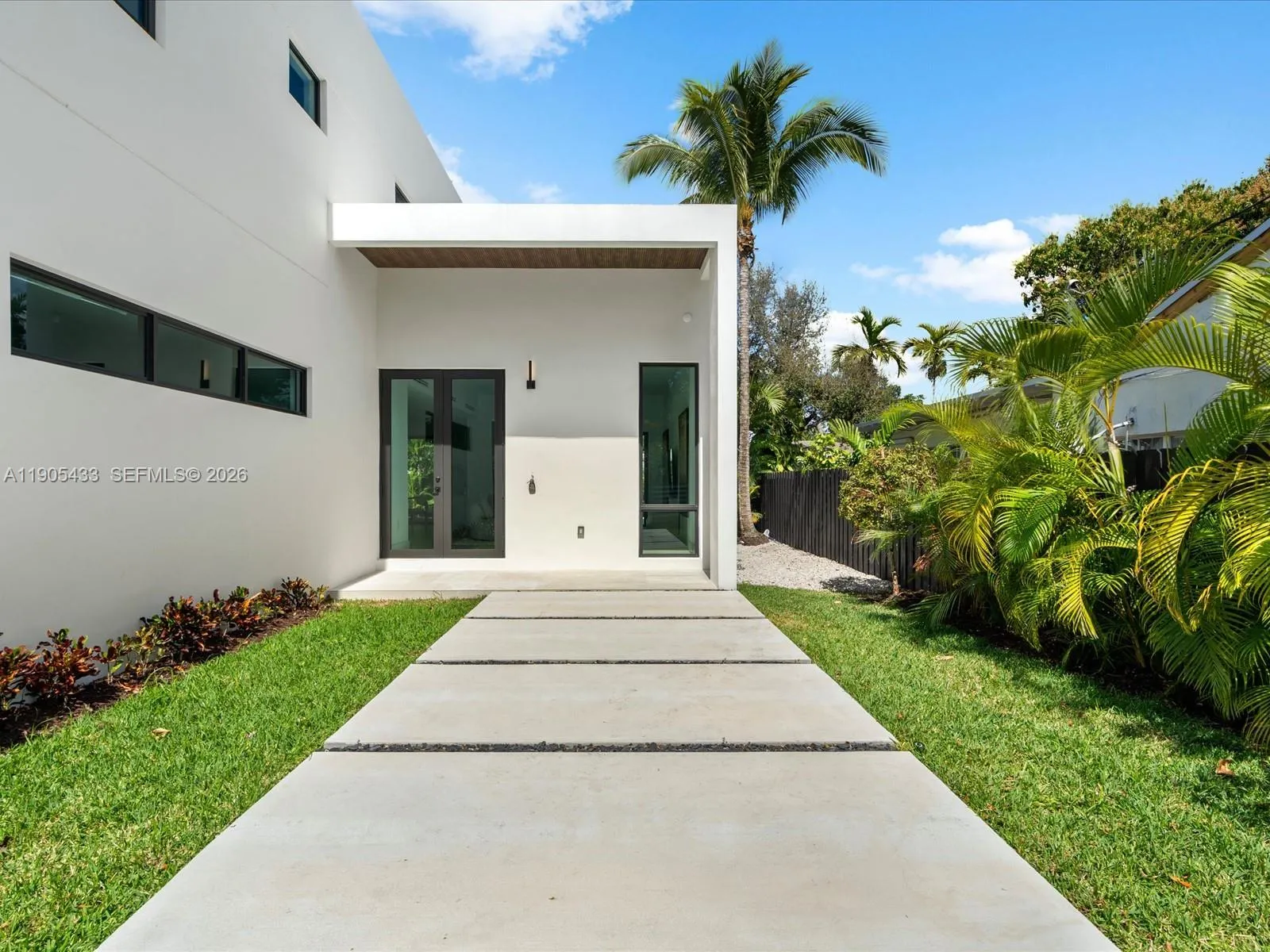 1259 SW 20th St, Miami FL 33145