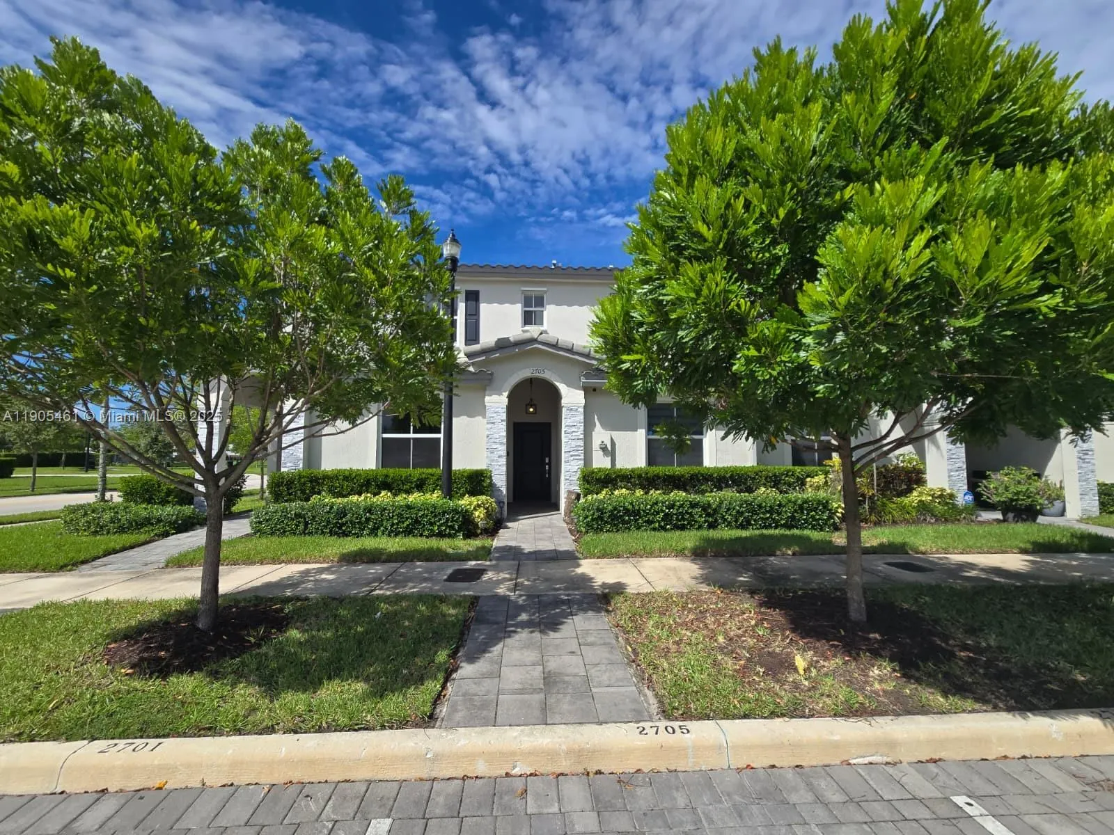 3 bedroom 3 bath for sale at 2705 SE 15th St, Homestead FL 33035