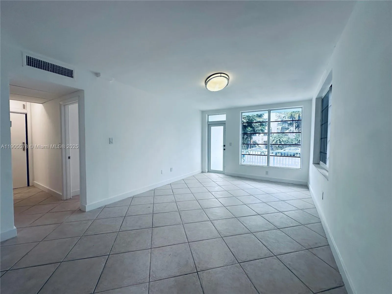 1 bedroom 1 bath for sale at 1150 Euclid Ave # 104, Miami Beach FL 33139